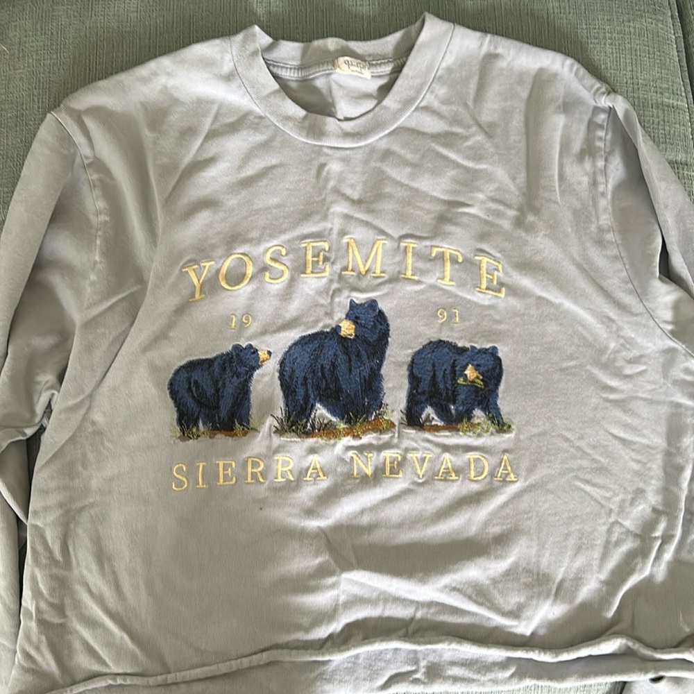 brandy melville medium crew neck